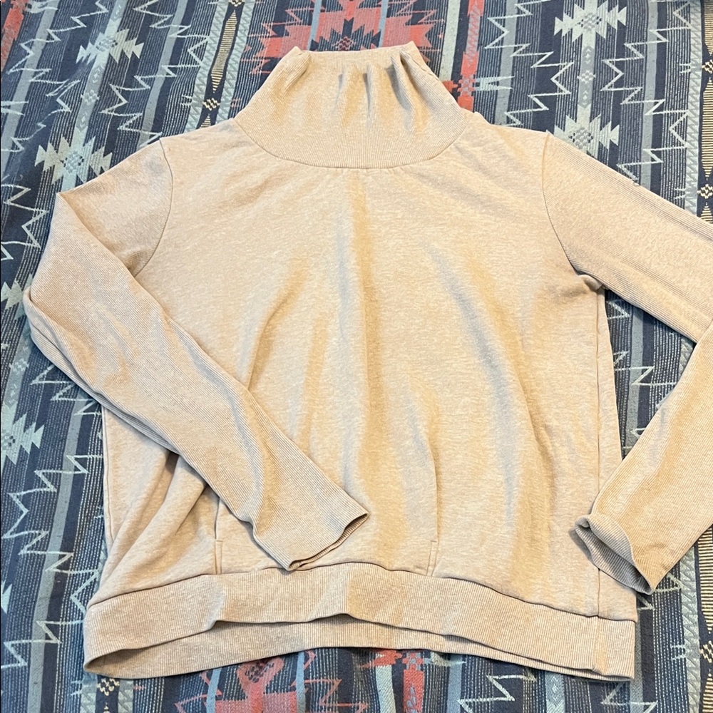 ALO Yoga Cream Sweater size large